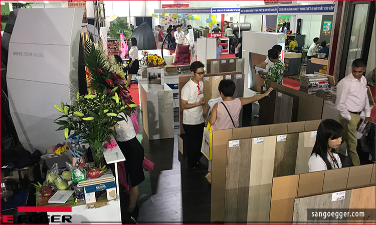 Hội chợ Vietbuild 06-2017 sàn gỗ Egger