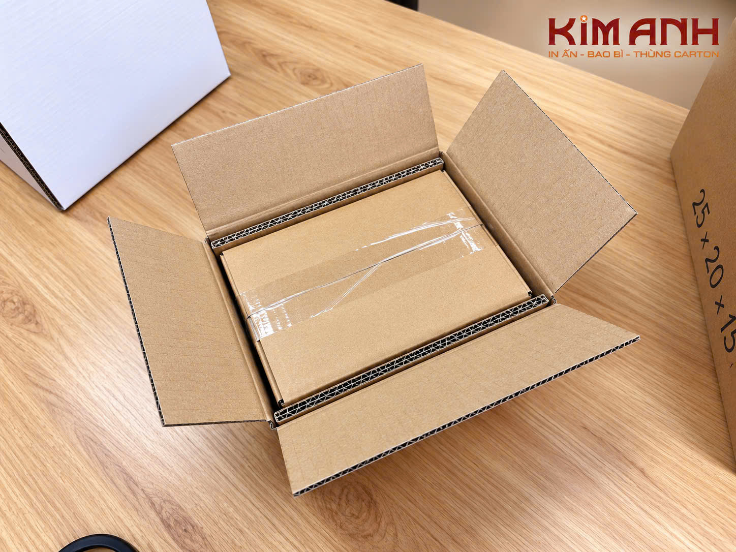 Đóng gói hàng dễ vỡ bằng hộp carton lồng đôi