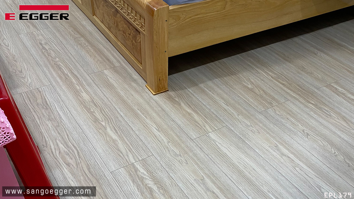Thực tế sàn gỗ Egger Aqua + EPL179 cho phòng ngủ